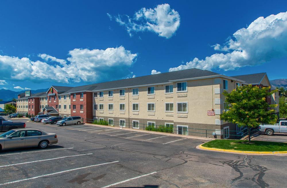 Intown Suites Extended Stay Colorado Springs Exterior photo